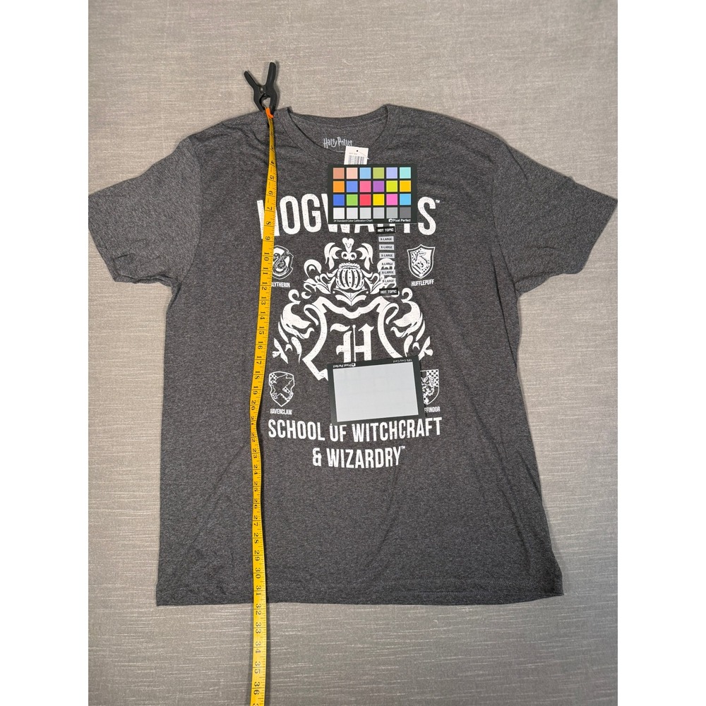Harry Potter Hogwarts Crest T-Shirt Mens XL Hot‎ Topic Charcoal Grey Graphic Tee - Picture 2 of 4